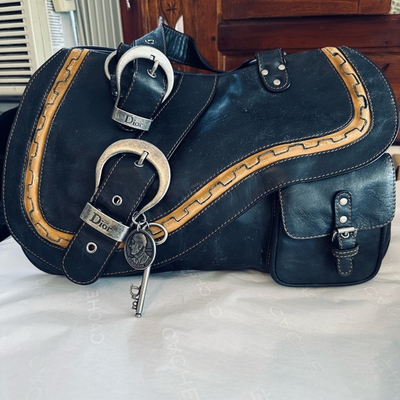 Dior Handbags - Stunning Christian Dior all leather Double Gaucho Saddle bag